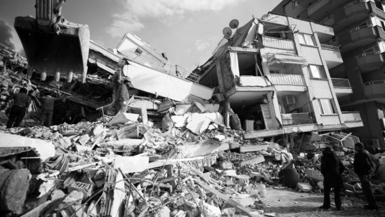 Türkiye'deki Depremler: Binların Yapımındaki Eksiklikler Tetikledi
