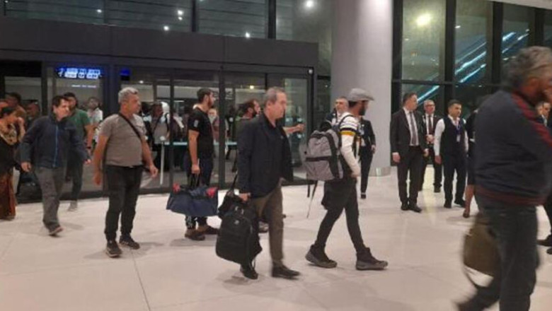 Türkiye, Sudan'da Mahsur Kalan Vatandaşlarını Tahliye Ediyor