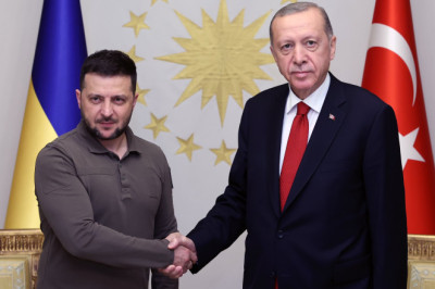 Cumhurbaşkanı Erdoğan ve Ukrayna Devlet Başkanı Zelenskiy İstanbul'da Görüştü