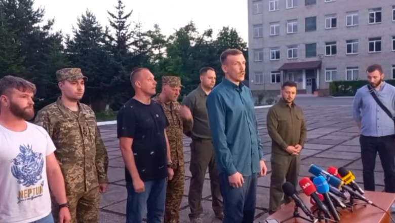 Azov Komutanları Ukrayna'ya Varışında Karşılama ve Rusya'nın Tepkisi: Gerilim Yükseliyor