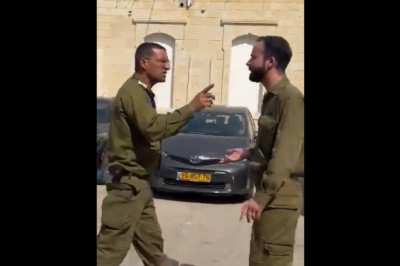 İsrail Başbakanı Netanyahu'ya Karşı Yapılan Askeri Üs Ziyareti Sırasında Protesto