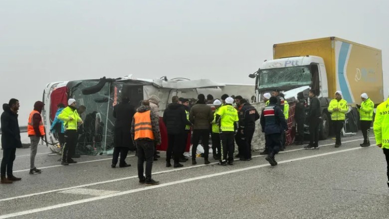 Malatya'da Feci Kaza: 4 Kişi Hayatını Kaybetti, 36 Kişi Yaralandı