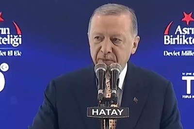 Cumhurbaşkanı Erdoğan, Hatay’da deprem konutlarını teslim etti