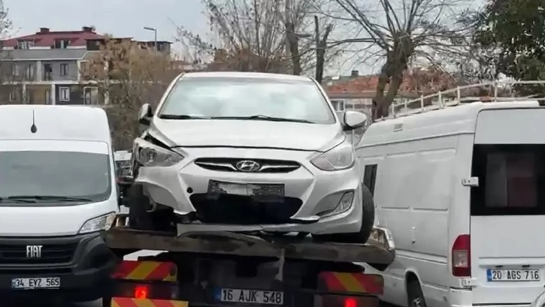 İstanbul'da Ehliyetsiz Sürücünün Neden Olduğu Zincirleme Kaza: 8 Araç Hasar Gördü