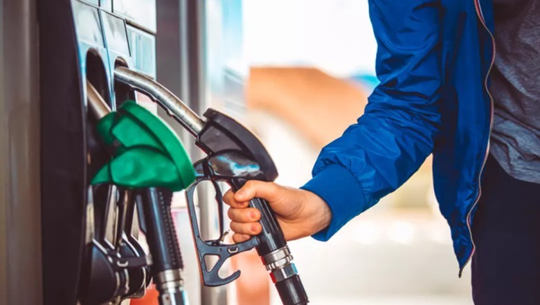 Akaryakıt Fiyatlarında Dalgalanma: Benzin Zammı Pompaya Yansıdı, Gözler Motorin ve LPG'de (25 Mart 2025)